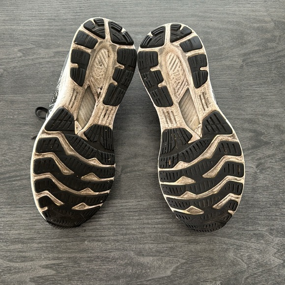 ASICS Kayano 28 - Picture 4 of 4